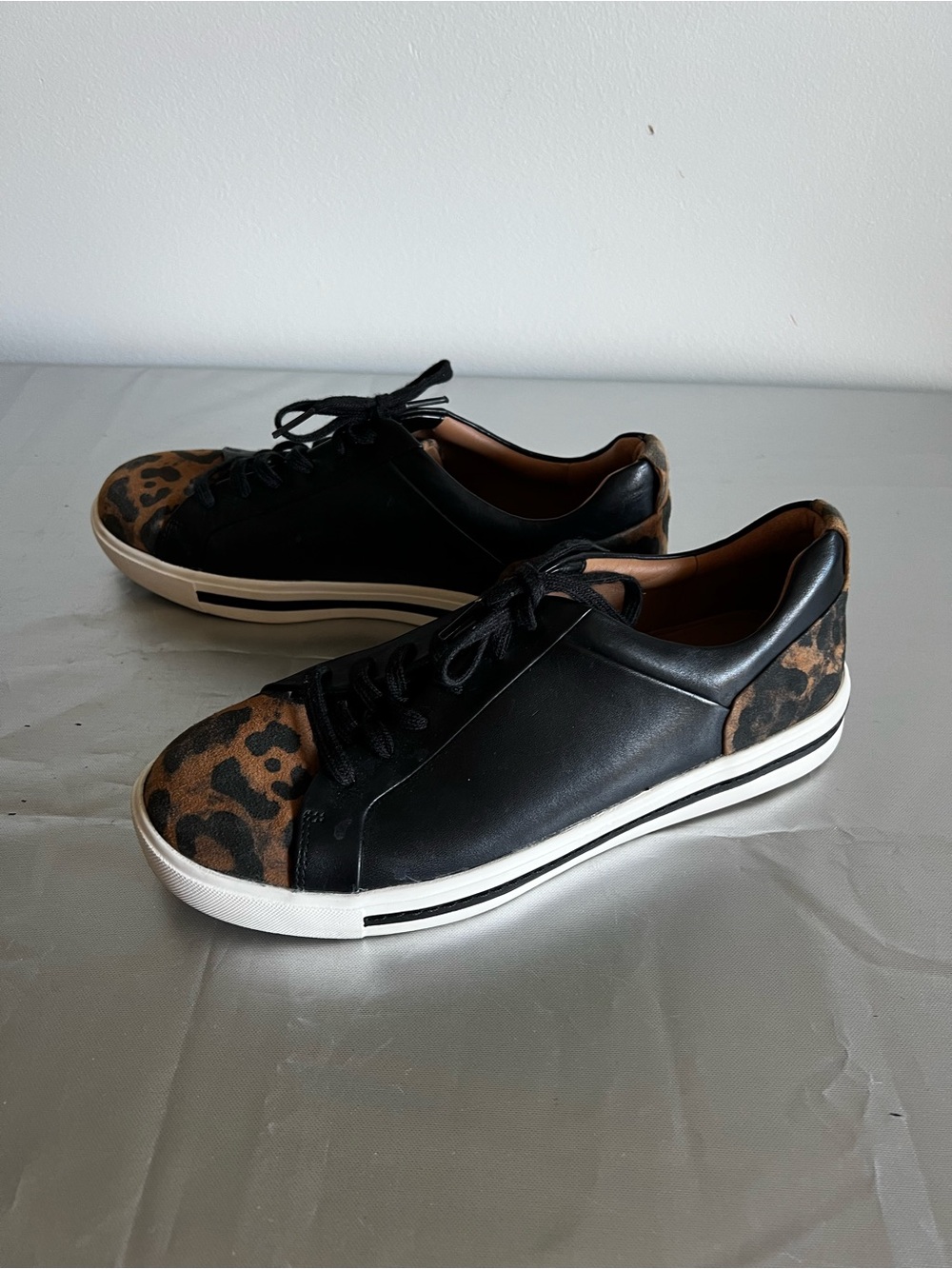Clarks Women's Black Leather Sneakers with Leopard-Print Toe - Picture 2 of 10
